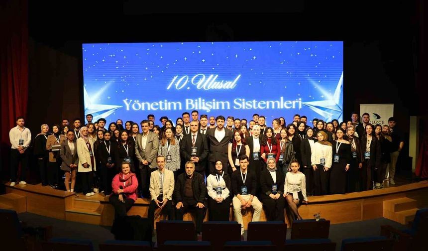 Bilişim Sistemleri Öğrencileri Zirvesi Düzenlendi