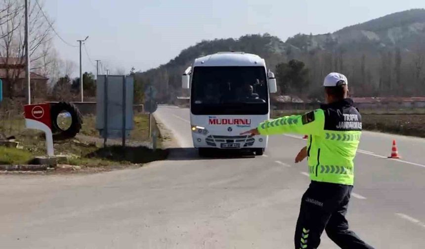 Bolu'da Yolcu Otobüslerine Yönelik Sivil Jandarma Kontrolü