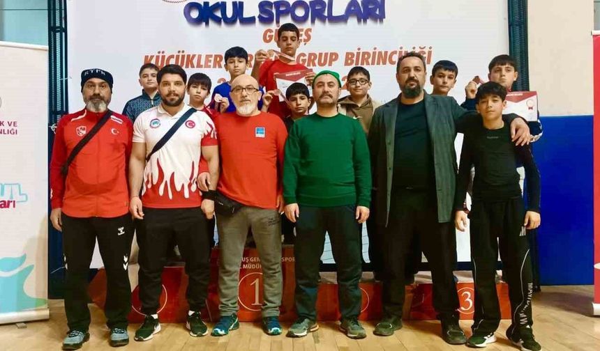 Elazığ'ın Küçük Güreşçileri Tarih Yazdı