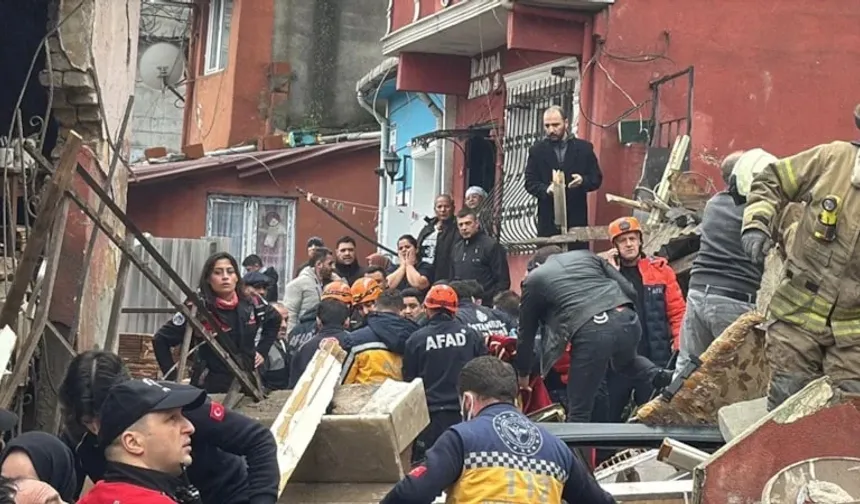 Fatih'te Doğalgaz Patlaması: İki Bina Çöktü, 5 Kişi Enkazdan Kurtarıldı
