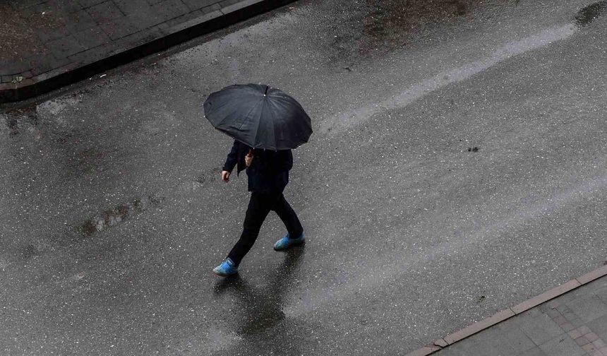 Hafta Sonu Hava Durumu: İstanbul’a yağmur geliyor, Güneydoğu 39 dereceyi görecek