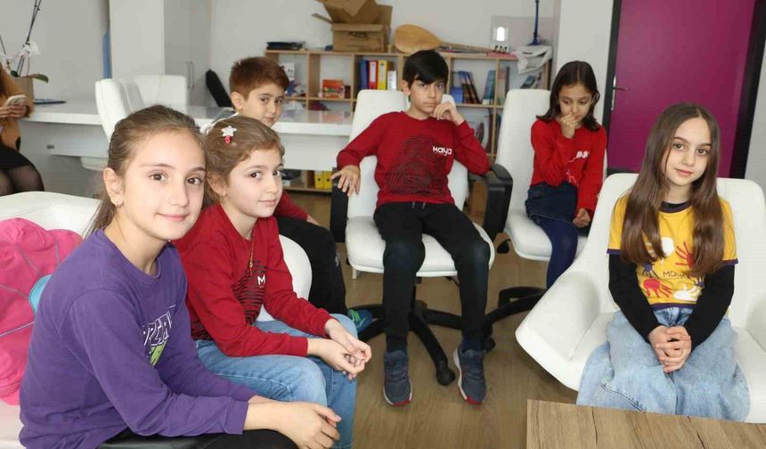 Küçük Öğrencilerin 'Demokrasi' Coşkusu