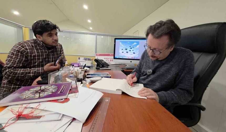 Kütahya Dumlupınar Üniversitesi'nden Adem Dönmez: 'Yapay zekâ insanları tembelleştirebilir, fakat doğru kullanıldığında etkili bir yardımcıdır'