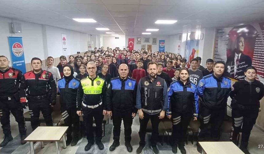 Ortaokul Öğrencilerine Yönelik Polis Eğitimi