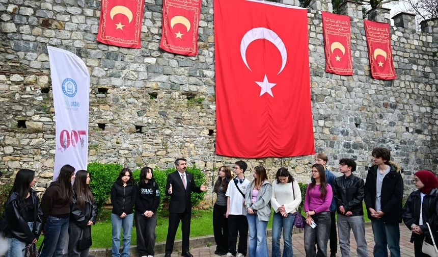 Başkan Yılmaz gençlerle Bursa'nın fethini paylaştı