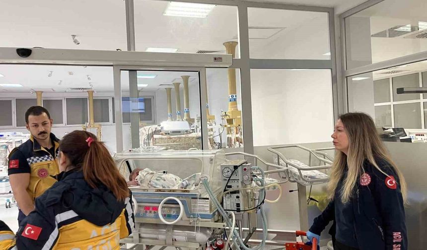 Çanakkale'deki 54 Günlük Bebek Uçak Ambulansla Ankara'ya Taşındı