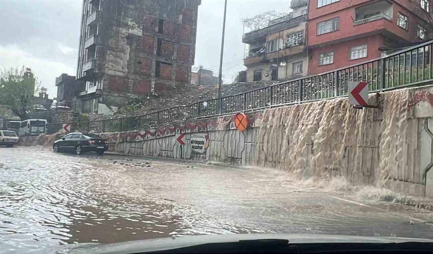 Kahramanmaraş'ta etkili sağanak yağış