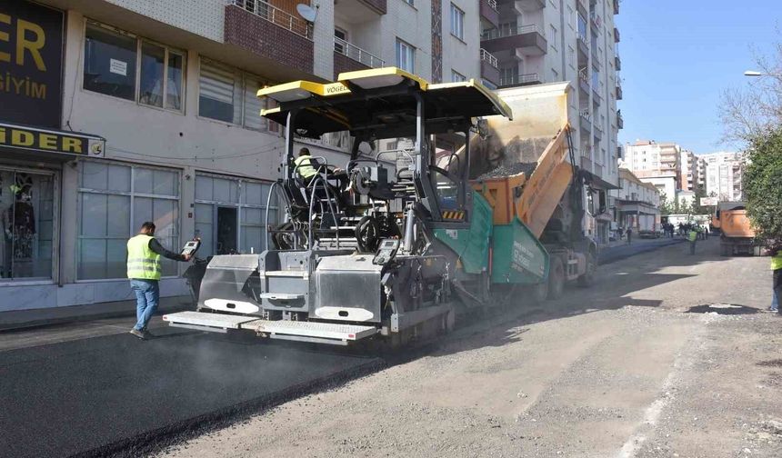 Siirt'te asfalt çalışmaları hızla devam ediyor