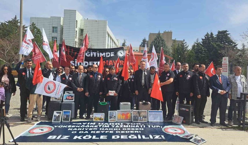 ÜNİPERSEN YÖK önünde: Eğitimde şiddete karşı duruş