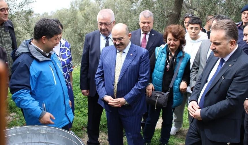 Vali Ustaoğlu, Antandros'ta sabun yapıp sikke bastı