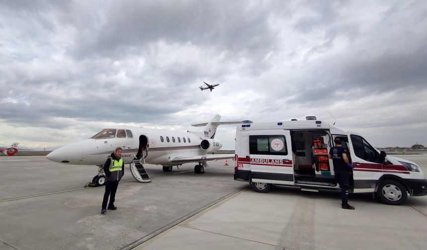 Van'da 2 günlük kalp hastası bebek için ambulans uçak kalktı
