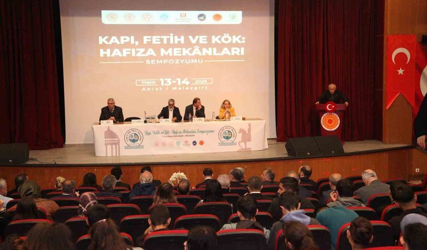 Ahlat'ta 'Kapı, Fetih ve Kök: Hafıza Mekanları' etkinliği