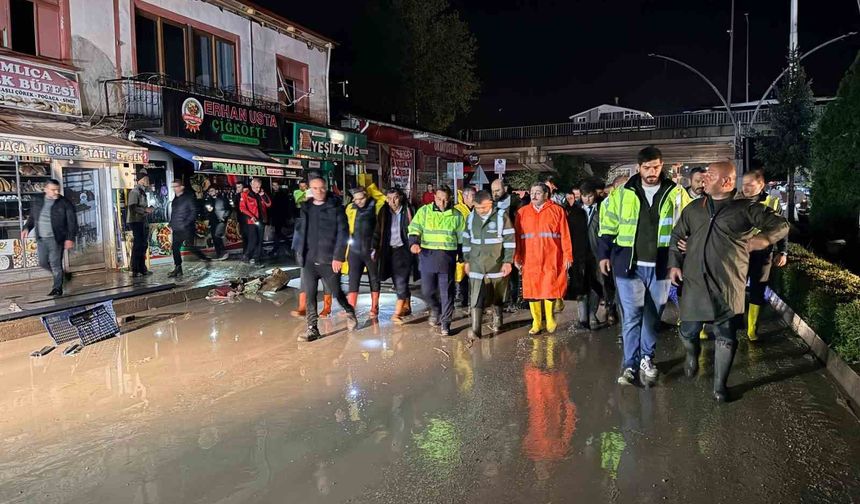 Havza'da sel nedeniyle eğitim durdu