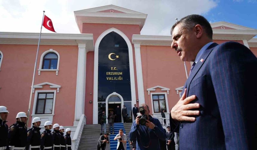 İçişleri Bakanı Çiftçi, Erzurum'da il yöneticileriyle buluştu