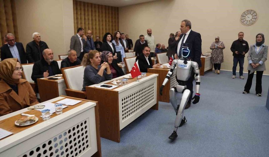 İnsansı robot CANİKMAN mecliste: Tarihi anlar