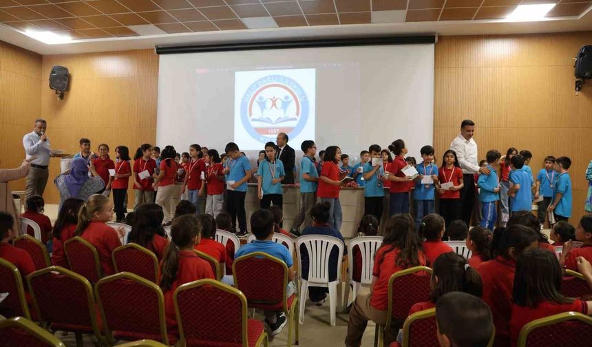 Kozan'da dijital bağımlılıkla mücadelede kitap okuma yarışı yapıldı