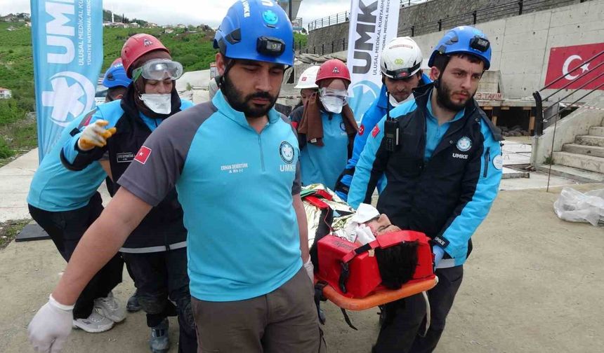 Trabzon'da gerçekçi deprem tatbikatı yapıldı