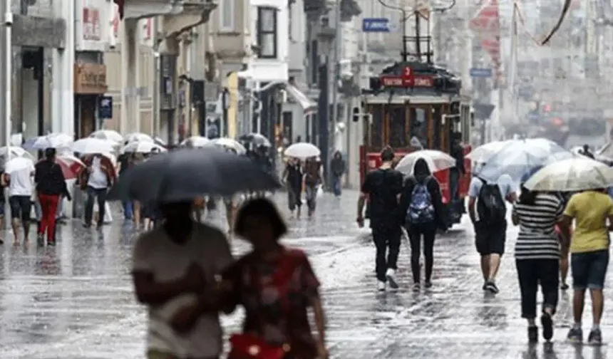 AKOM İstanbul İçin Tarih Verdi: Önce 31 Derece Sıcaklık, Ardından Sağanak Yağış