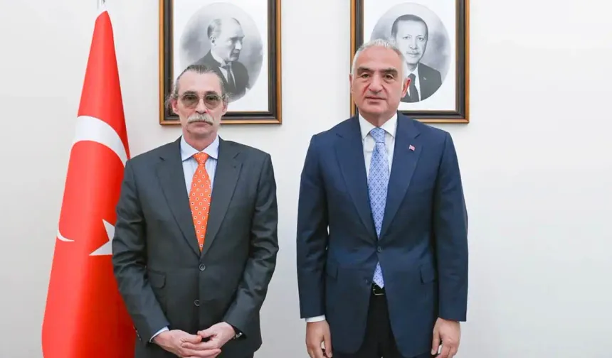 Herkes giderken Erdal Beşikçioğlu “CHP” dedi