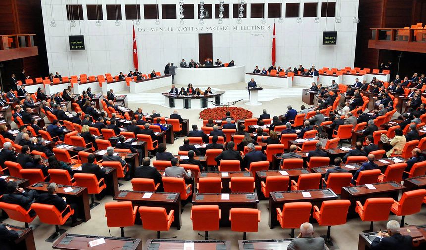 Milyonları ilgilendiren 3 düzenleme Meclis gündeminde! Emekli maaşı, öğrenci affı ve IBAN düzenlemesi