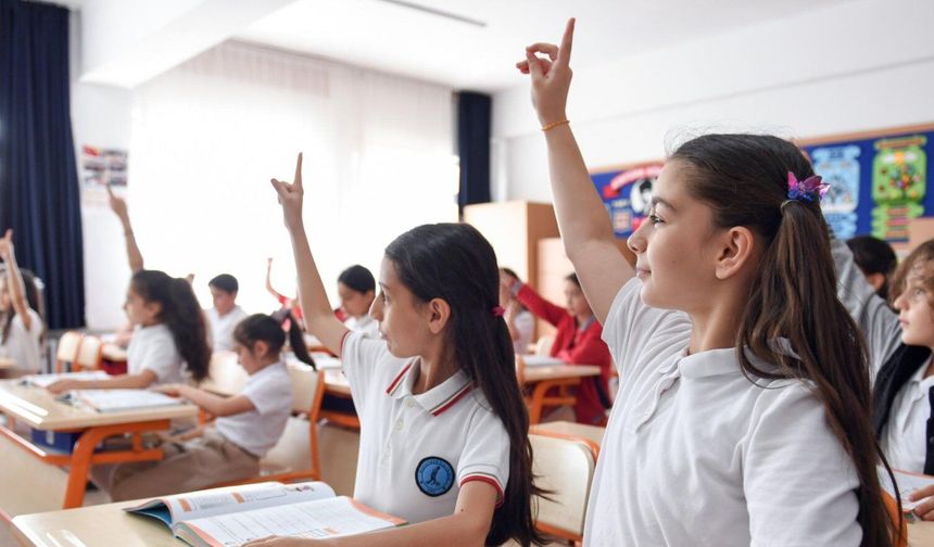 Okullarda yeni dönem başladı: Sınıf listesi ve öğrenci fotoğrafı paylaşmak yasaklandı