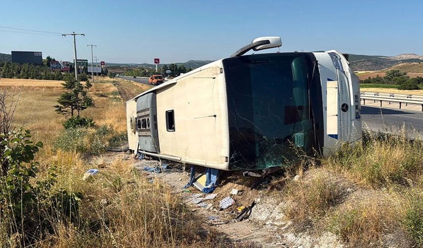 Eskişehir’de yolcu otobüsü şarampole devrildi: 24 yaralı! Şoförle ilgili dikkat çeken iddia