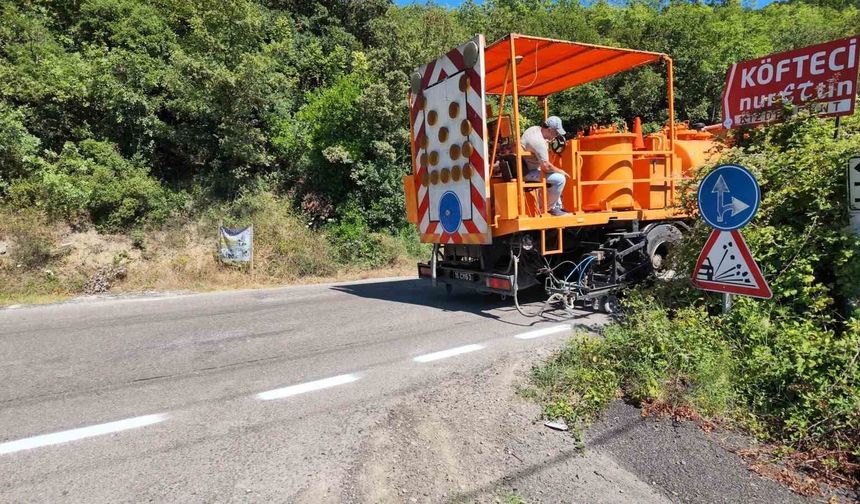 Yalova'da Köy Yollarında Trafik Güvenliği İçin Çalışmalar Devam Ediyor