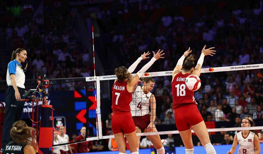 Filenin Sultanları Polonya’ya 3-2 Mağlup Oldu! Grup Liderliği Son Sette Kaçtı