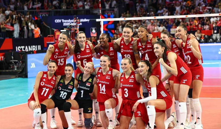 Filenin Sultanları durdurulamıyor! Macaristan’ı 3-0 yendi, son 16 biletini aldı