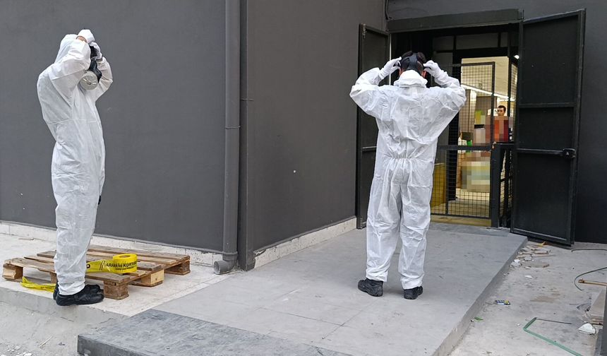 Gidere lavabo açıcı döktüler, saniyeler sonra patladı! 5 kişi hastaneye kaldırıldı