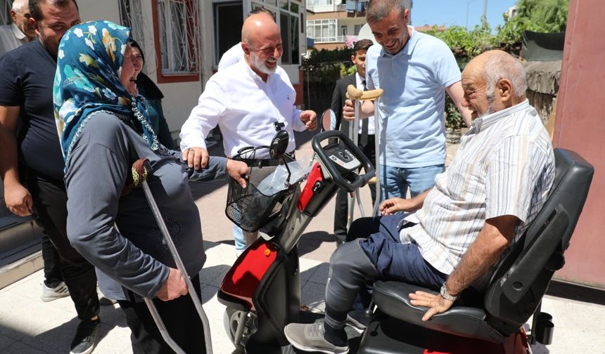 Başkan Çolakbayrakdar: 'Engelli bireylerimizin hayatına değer katıyoruz'