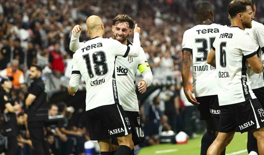 Beşiktaş sezona 3 puanla başladı! Cerny attı, Eyüpspor 10 kişi kaldı
