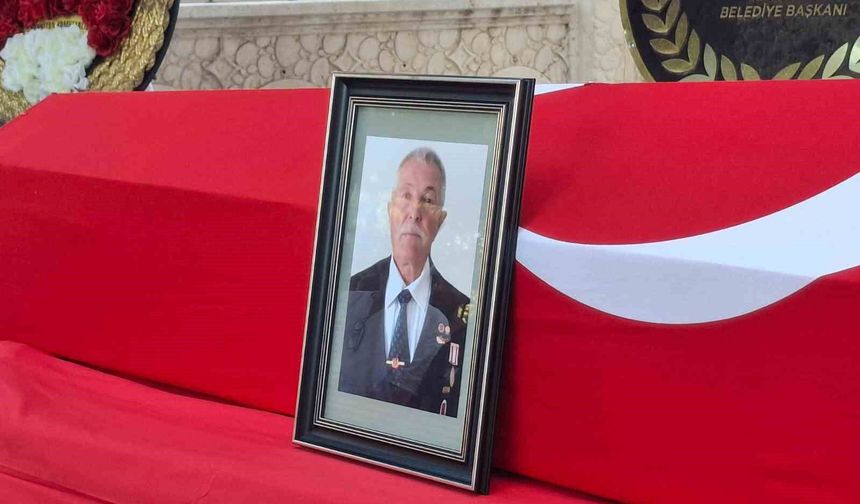 Didim'de Kıbrıs Gazisi Hayrettin Elik askeri törenle defnedildi
