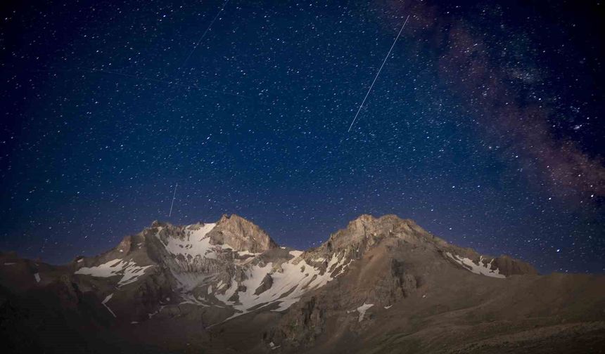 Erciyes'te Perseid Meteor Yağmuru, gökyüzünde muhteşem bir gösteri sundu