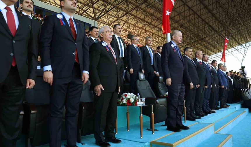 Erdoğan: 'Yeni sistemin kutup başlarından biri olmak için gerekeni yapıyoruz'