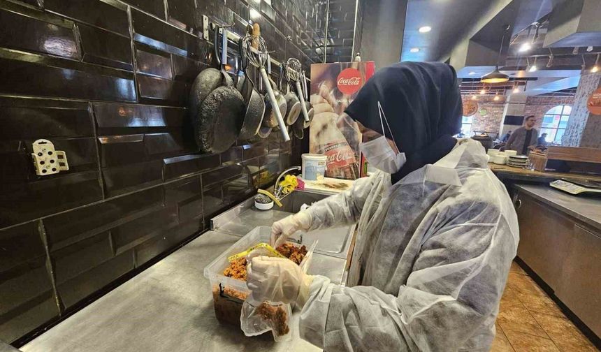Erzurum'da Gıda Denetimleri Devam Ediyor: 351 İşletme Kontrol Edildi