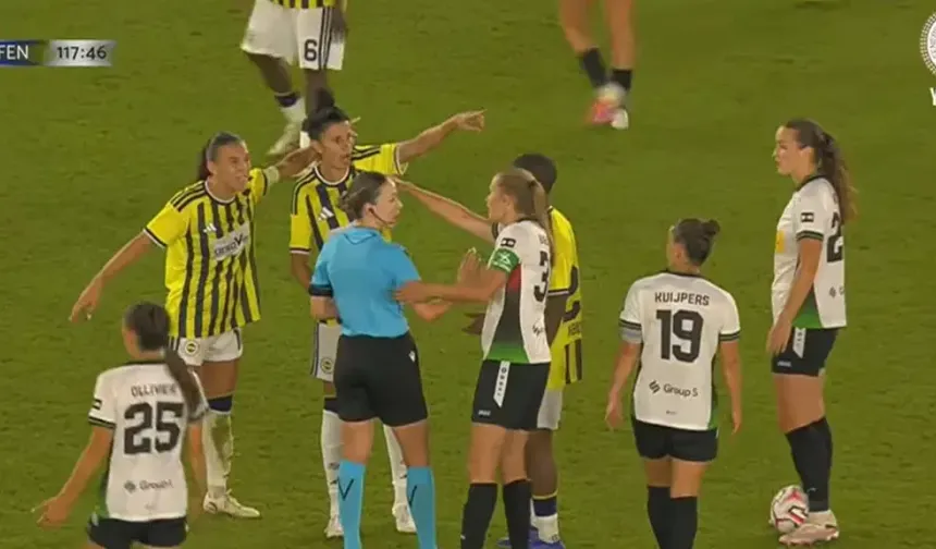 Fenerbahçe’nin Şampiyonlar Ligi maçında inanılmaz hakem hatası! Bitiş düdüğünü erken çaldı, maç yeniden başladı