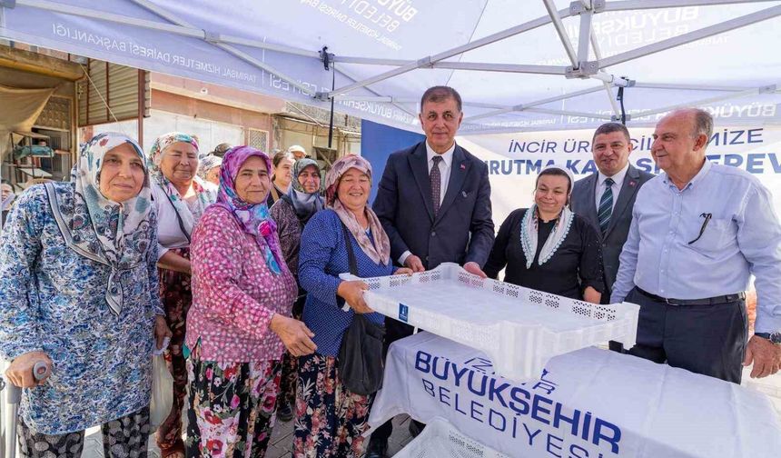 İzmir'den incir üreticisine 10 bin kerevet desteği
