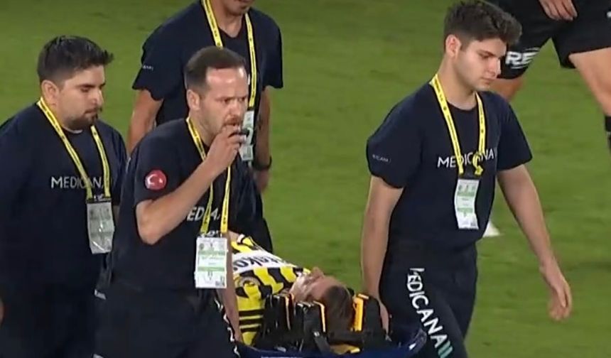 Fenerbahçe’de Kerem Aktürkoğlu şoku! Sedyeyle çıktı, ilk sağlık bilgisi geldi