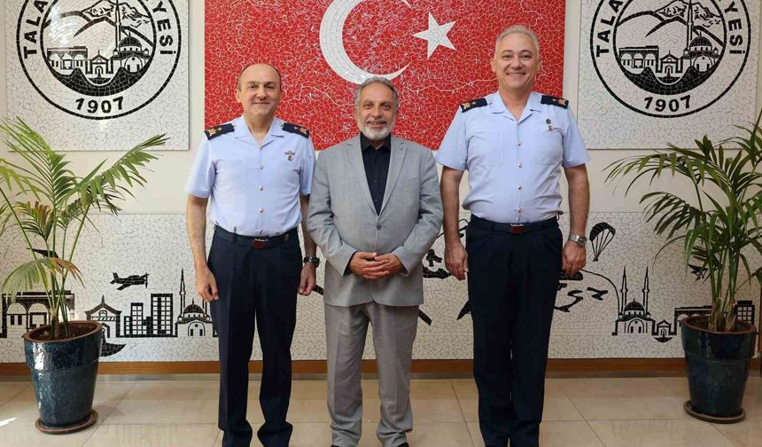 Komutanlar Başkan Yalçın'a veda etti