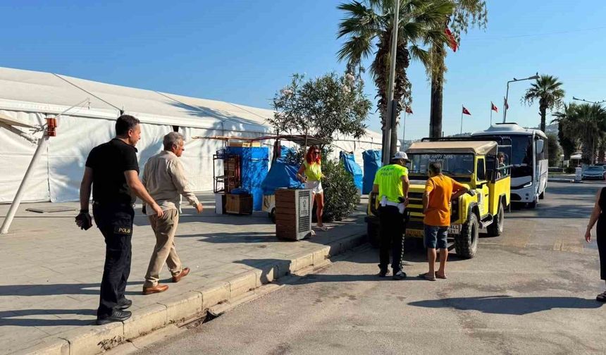 Kuşadası'nda cep uygulama noktası denetlendi