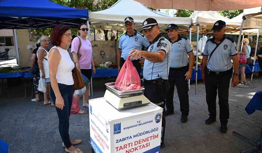 Kuşadası'nda Zabıta Ekiplerinden Pazar Denetimi