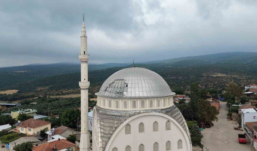Poyraz, Dedeoba caminin kubbesine zarar verdi