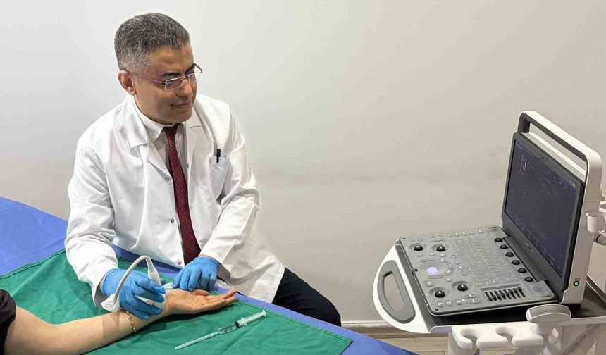 Prof. Dr. Koca: 'Geceleri artan el uyuşması, sinir sıkışmasının habercisi olabilir'