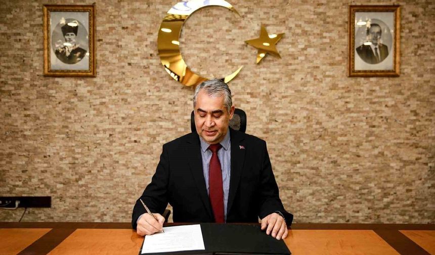 Rektör Kent: 'Yeni öğrencilerimizi içtenlikle kutluyorum'