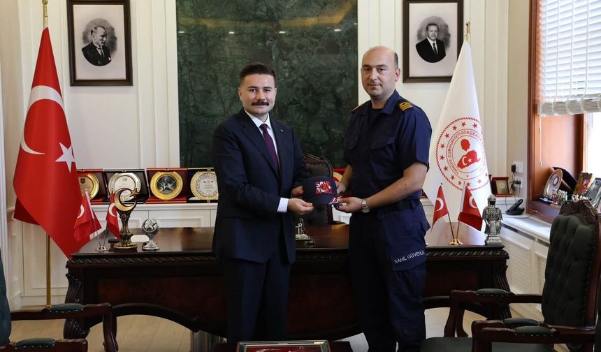 Sahil Güvenlik Kıdemli Binbaşı Borucu, Kaymakam Acar'ı Ziyaret Etti