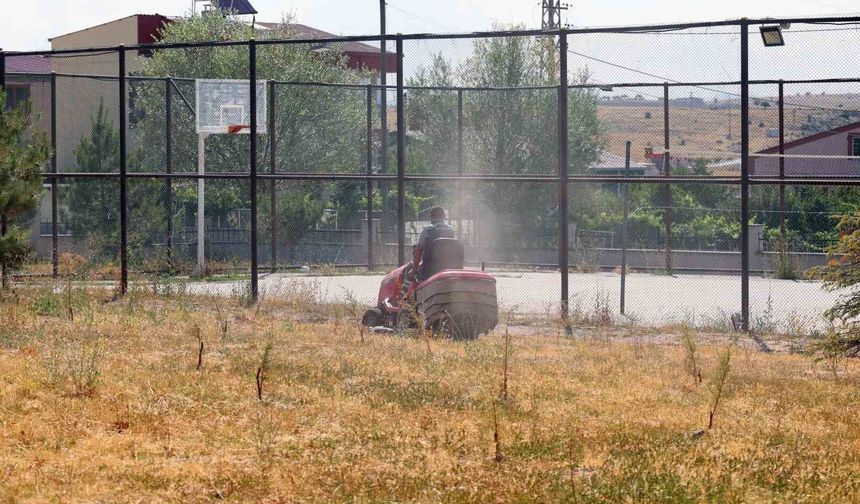 Talas'ta okullar için yaz hazırlığı başladı