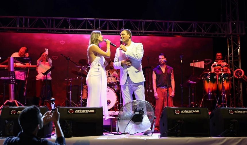 Tavas'ta Zeybek Festivali'nde Rafet El Roman Coşkusu Yaşandı