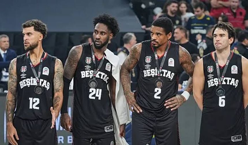 Beşiktaş’ın EuroLeague dönüşü son topta yıkıldı! Valencia 96-94 kazandı
