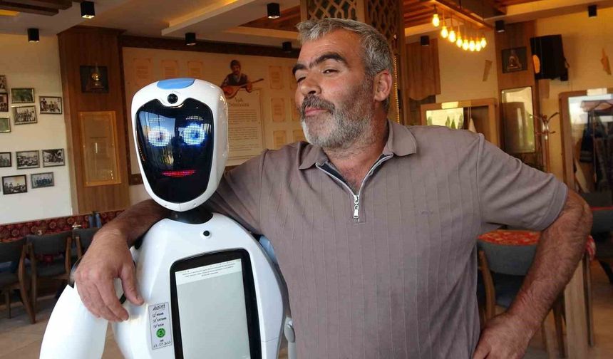 Erzurum'un Yeni Yüzü: Robot Şukufe Müşterileri Büyülüyor